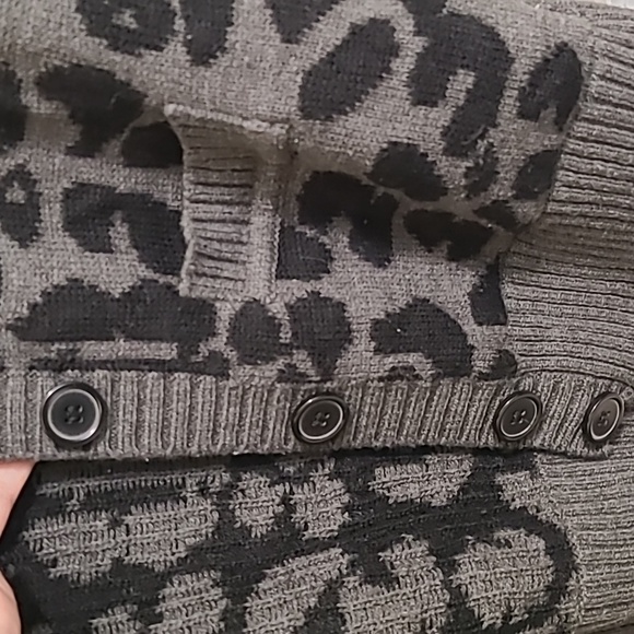 Half Button-down Cardigan - Picture 4 of 5